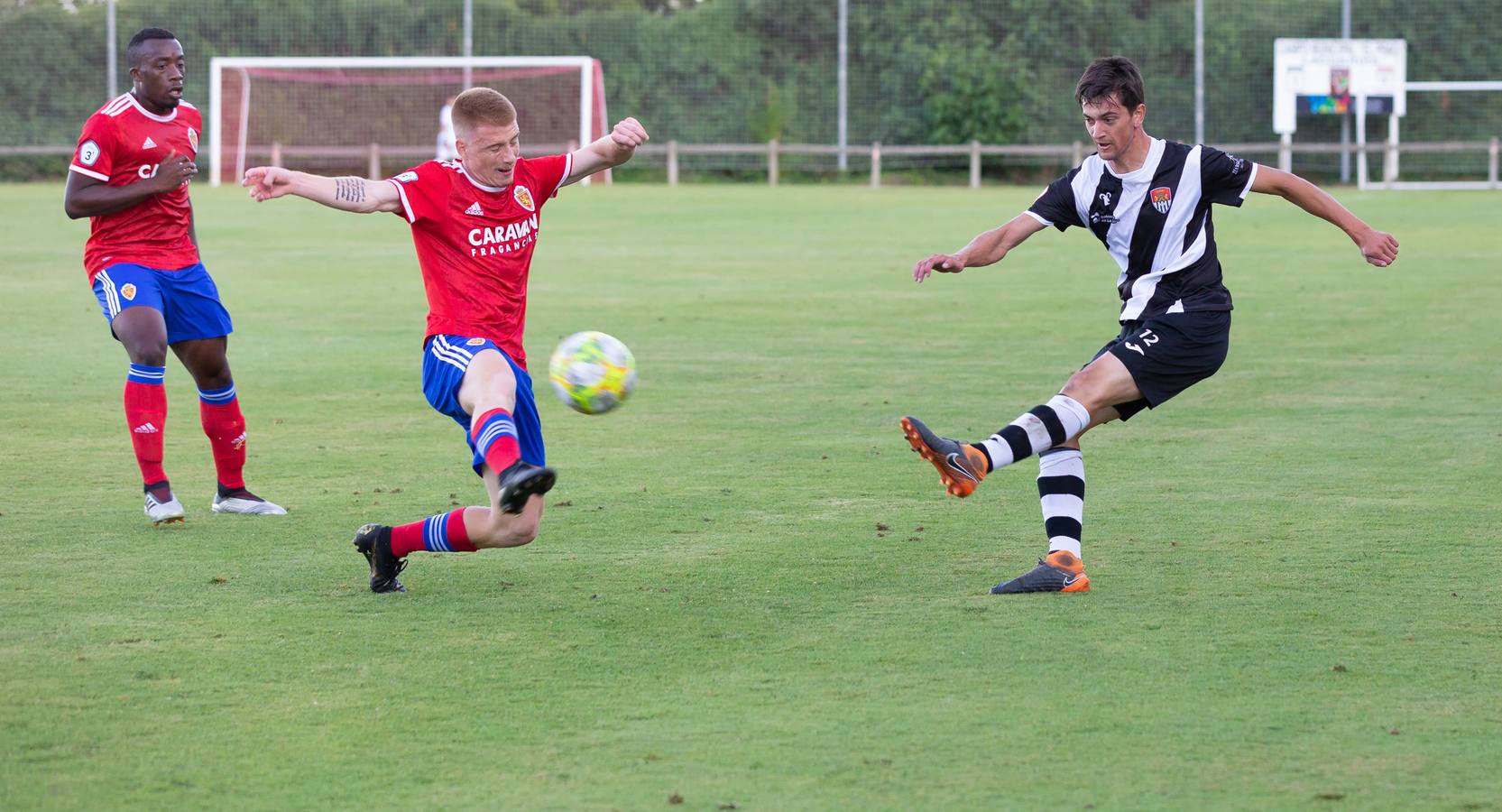 Fotos: El Haro ha perdido ante el Deportivo Aragón