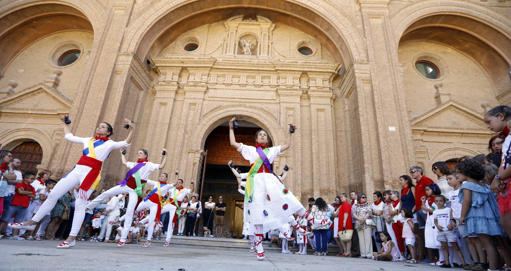 Fotos: Procesión, danzas,