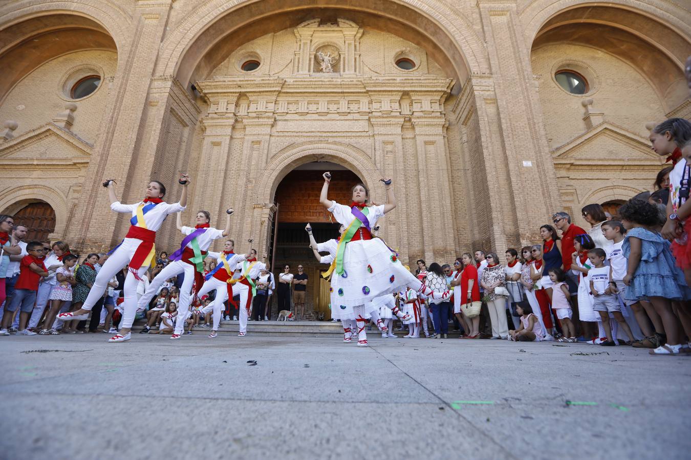 Fotos: Procesión, danzas,