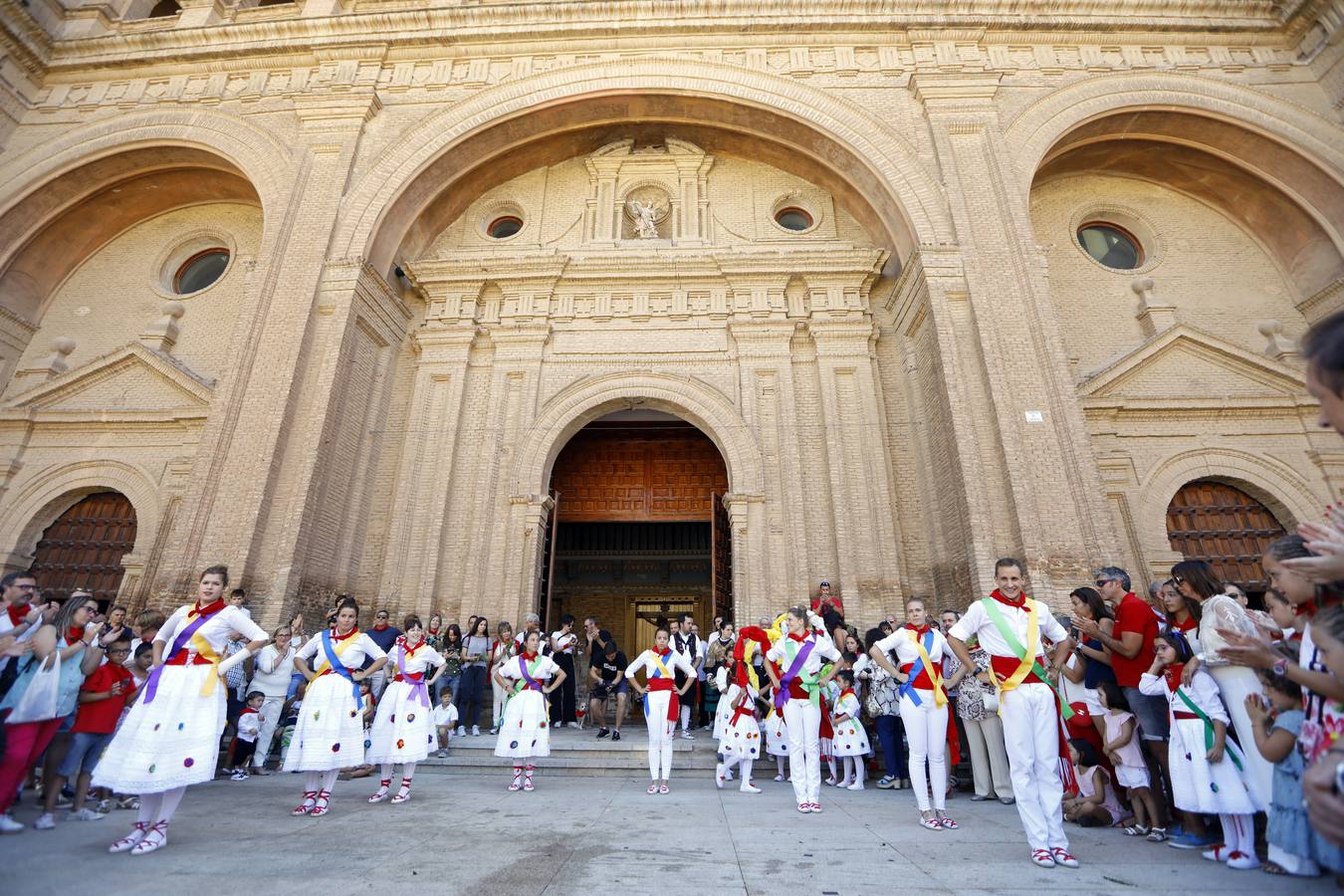 Fotos: Procesión, danzas,