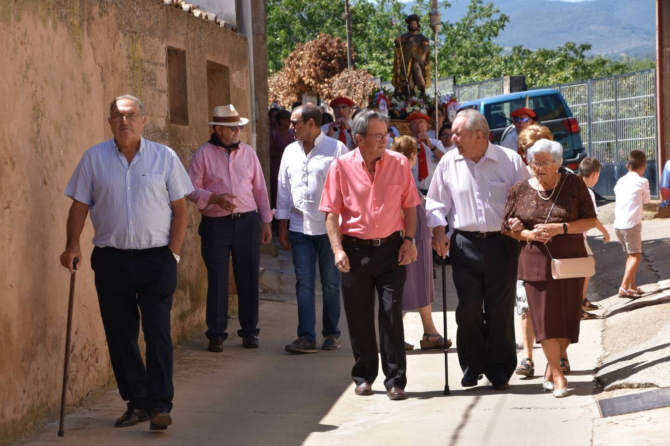 Fotos: Procesión en el día grande de las fiestas de San Roque en Tudelilla