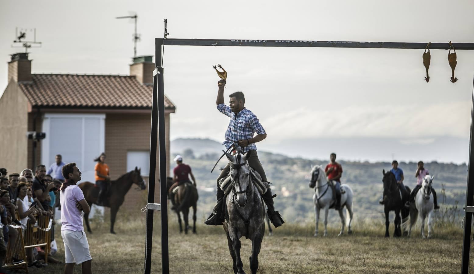 Enrique del Río vence por cuarta vez y su caballo suma ya ocho victorias