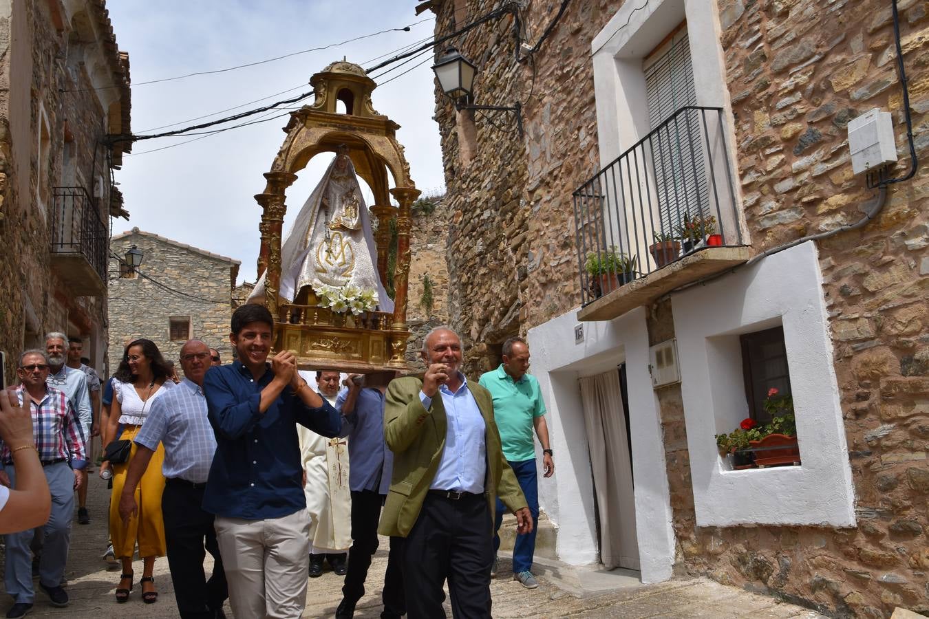 Fotos: Día grande de las fiestas de Navajún en honor a la Virgen de Atisca