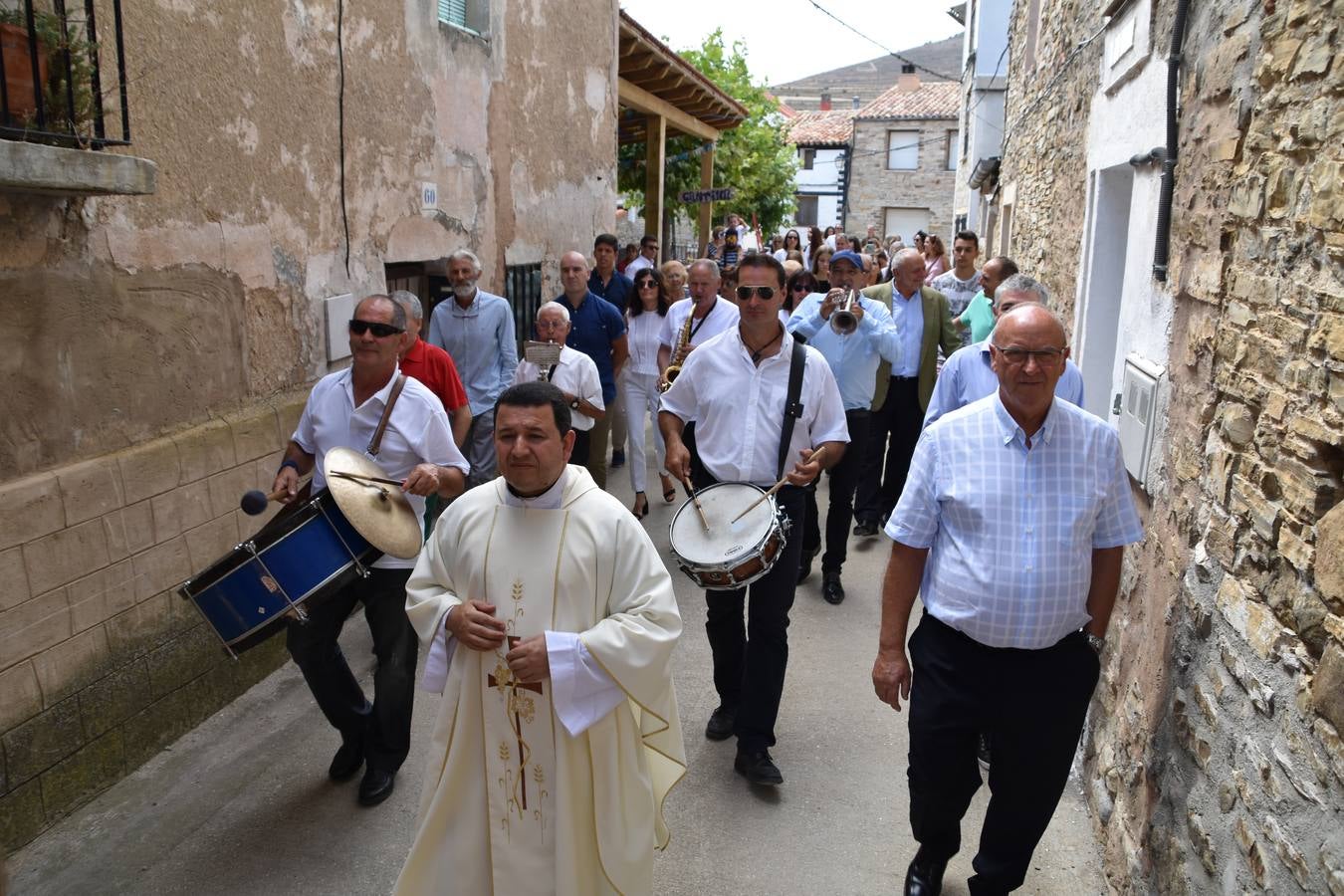 Fotos: Día grande de las fiestas de Navajún en honor a la Virgen de Atisca