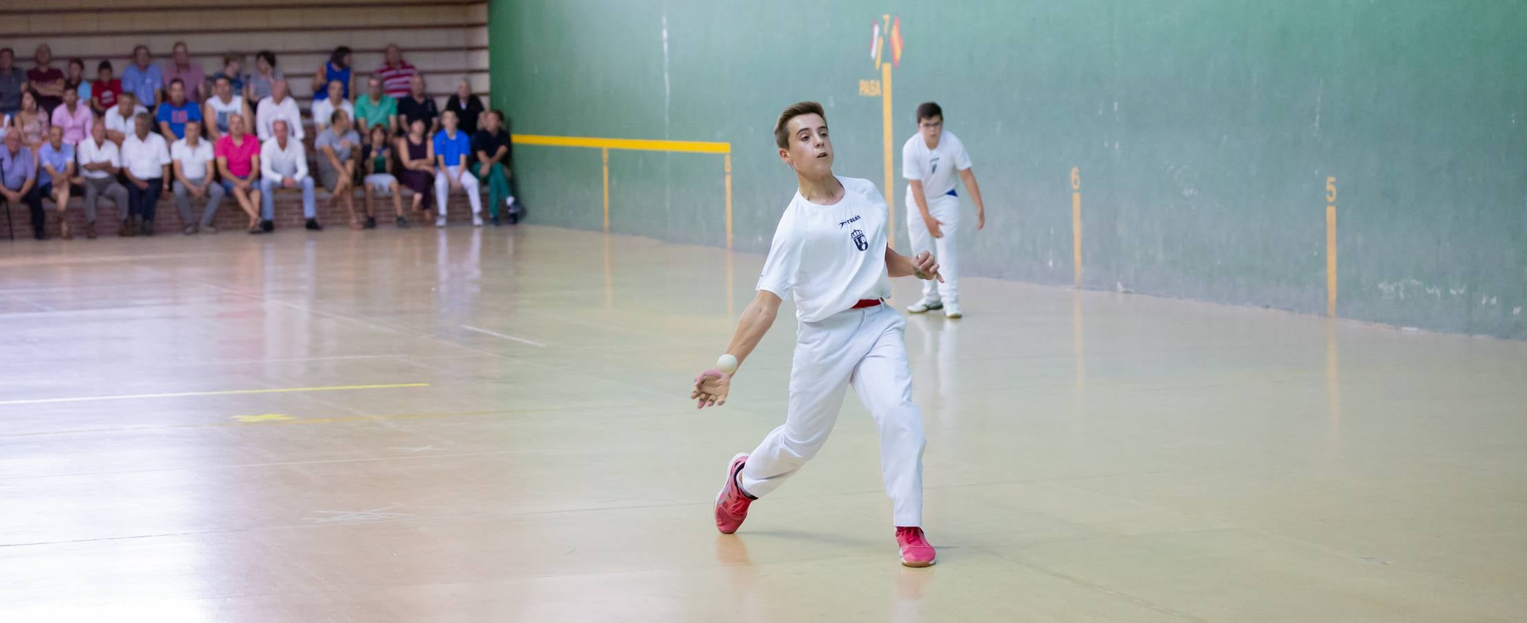 Fotos: La pelota llena el frontón de Uruñuela