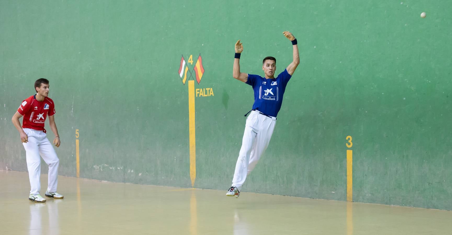 Fotos: La pelota llena el frontón de Uruñuela