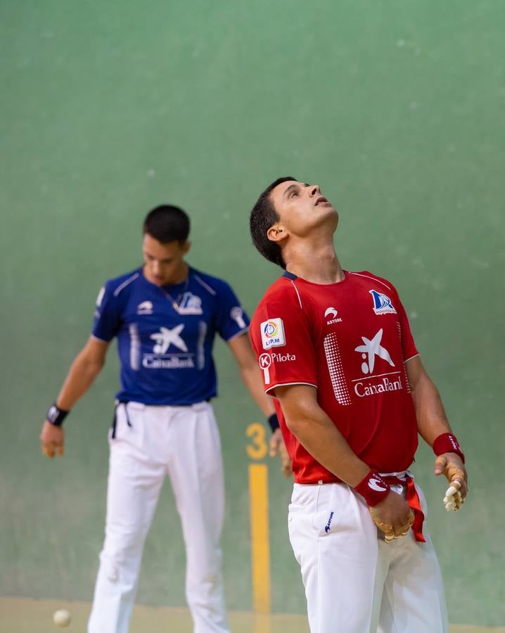 Fotos: La pelota llena el frontón de Uruñuela