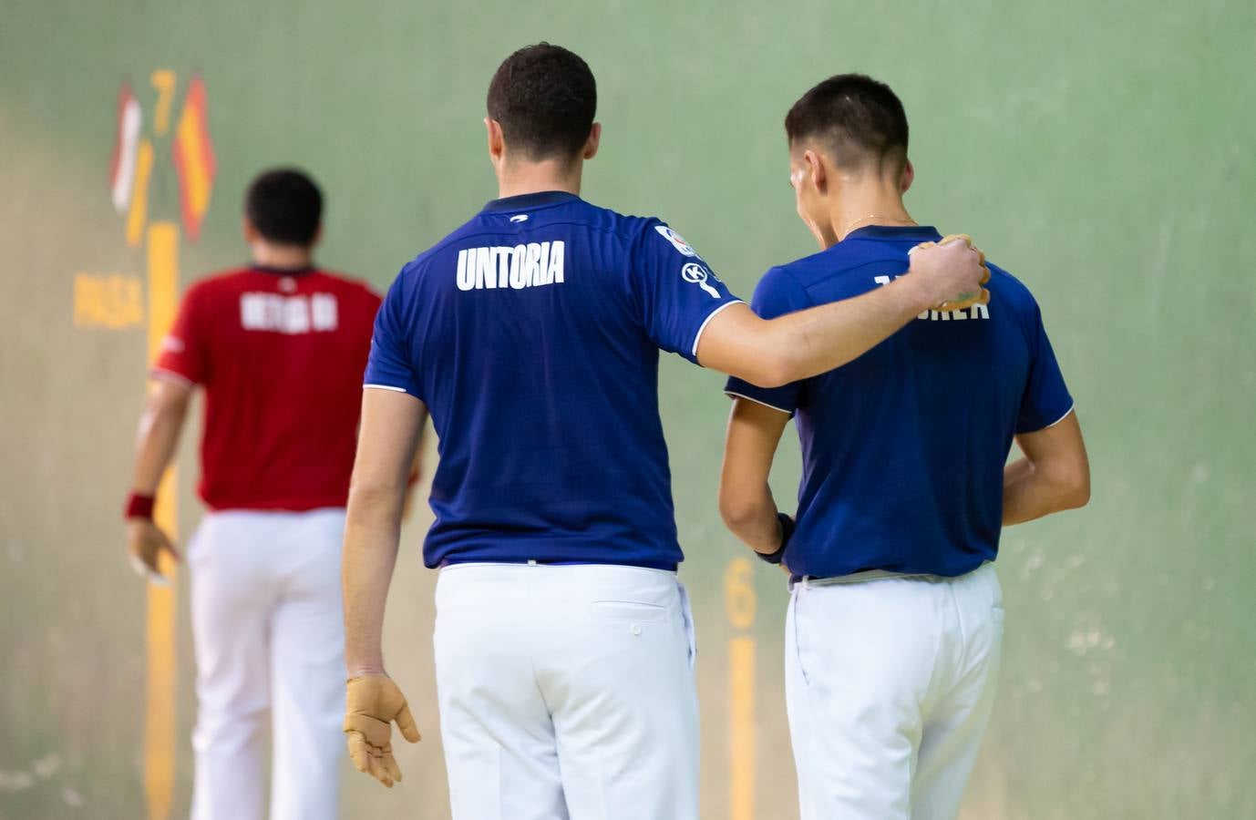 Fotos: La pelota llena el frontón de Uruñuela