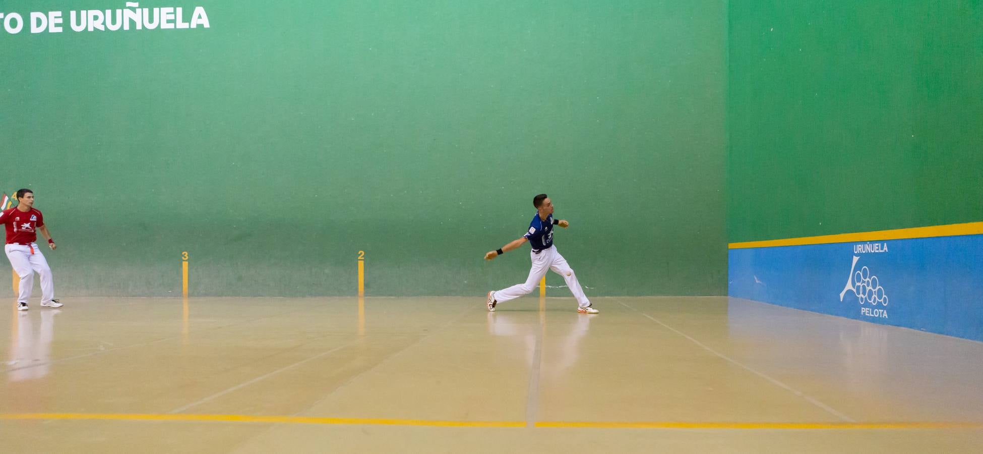 Fotos: La pelota llena el frontón de Uruñuela