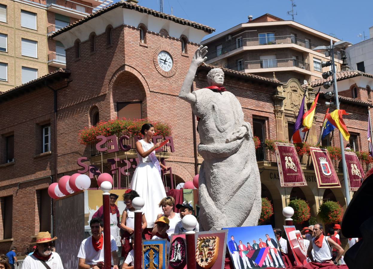 Fotos: Desfile de carrozas en las fiestas de Calahorra