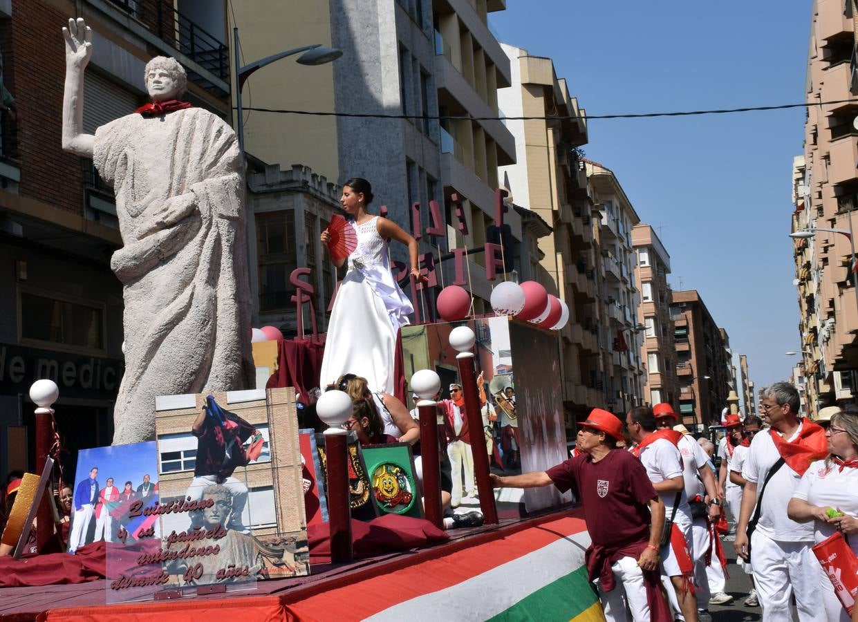 Fotos: Desfile de carrozas en las fiestas de Calahorra