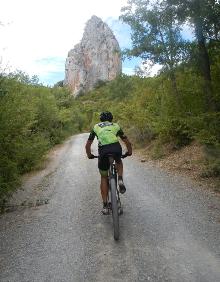 Imagen secundaria 2 - Vista del embalse González Lacasa, sendero de Ambrigüelas y camino junto a la Peña Zapatero