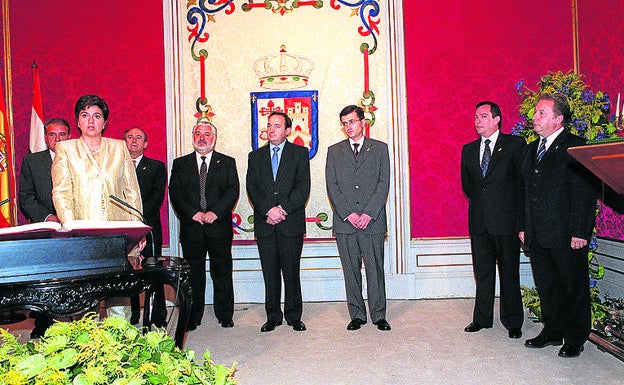 La segunda vice. Vallejo fue la vicepresidenta de Sanz del año 1999 al 2011. 