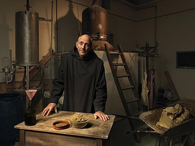 El religioso fallecido, en una sala del Monasterio de Valvanera. :: 