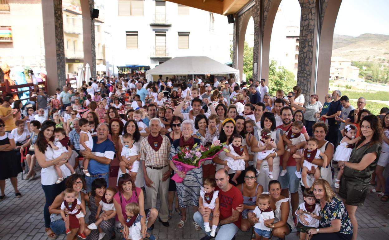 Participantes en la imposición de pañuelos 