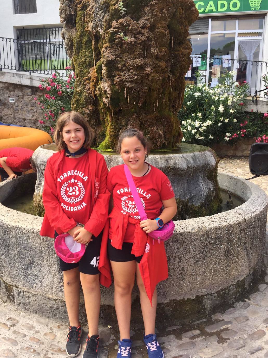 Una de la cuadrillas con integrantes de todas las edades. 