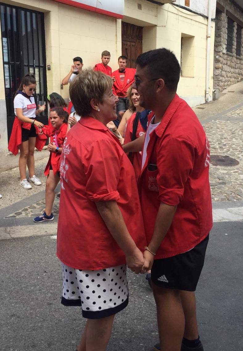 Una de la cuadrillas con integrantes de todas las edades. 