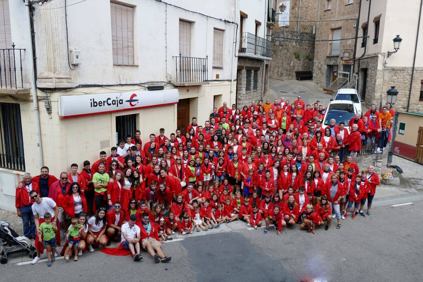 Una de la cuadrillas con integrantes de todas las edades. 