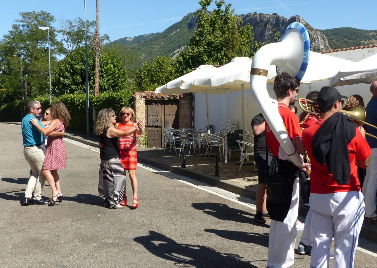 Fotos: Torrecilla honra a la Virgen de Tómalos