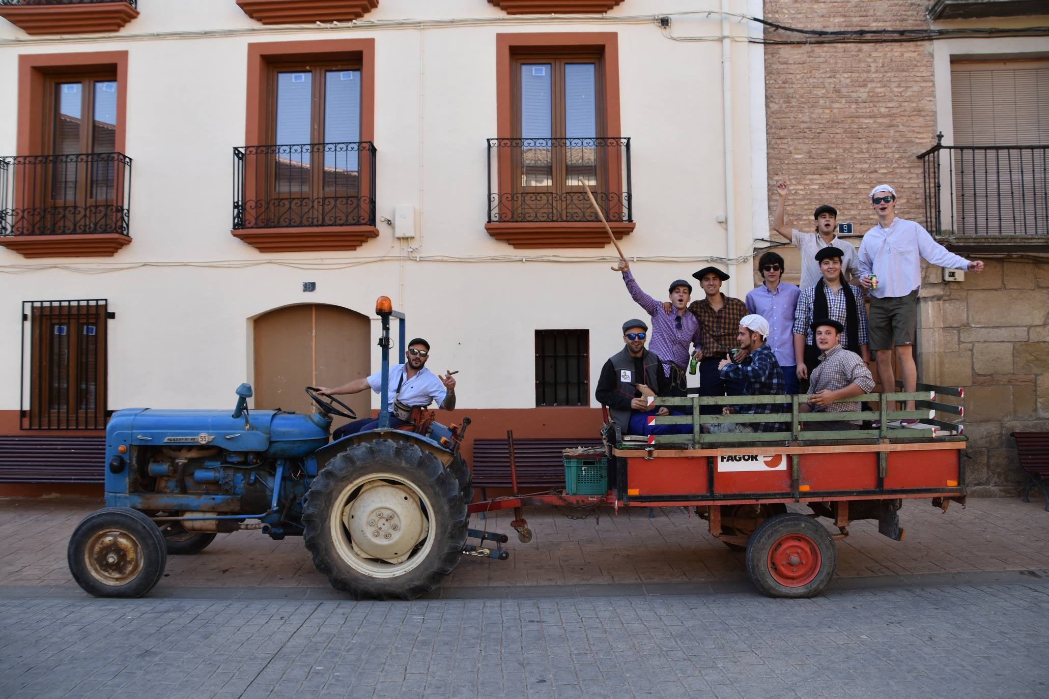 Fotos: Alcanadre celebró la romería de Aradón
