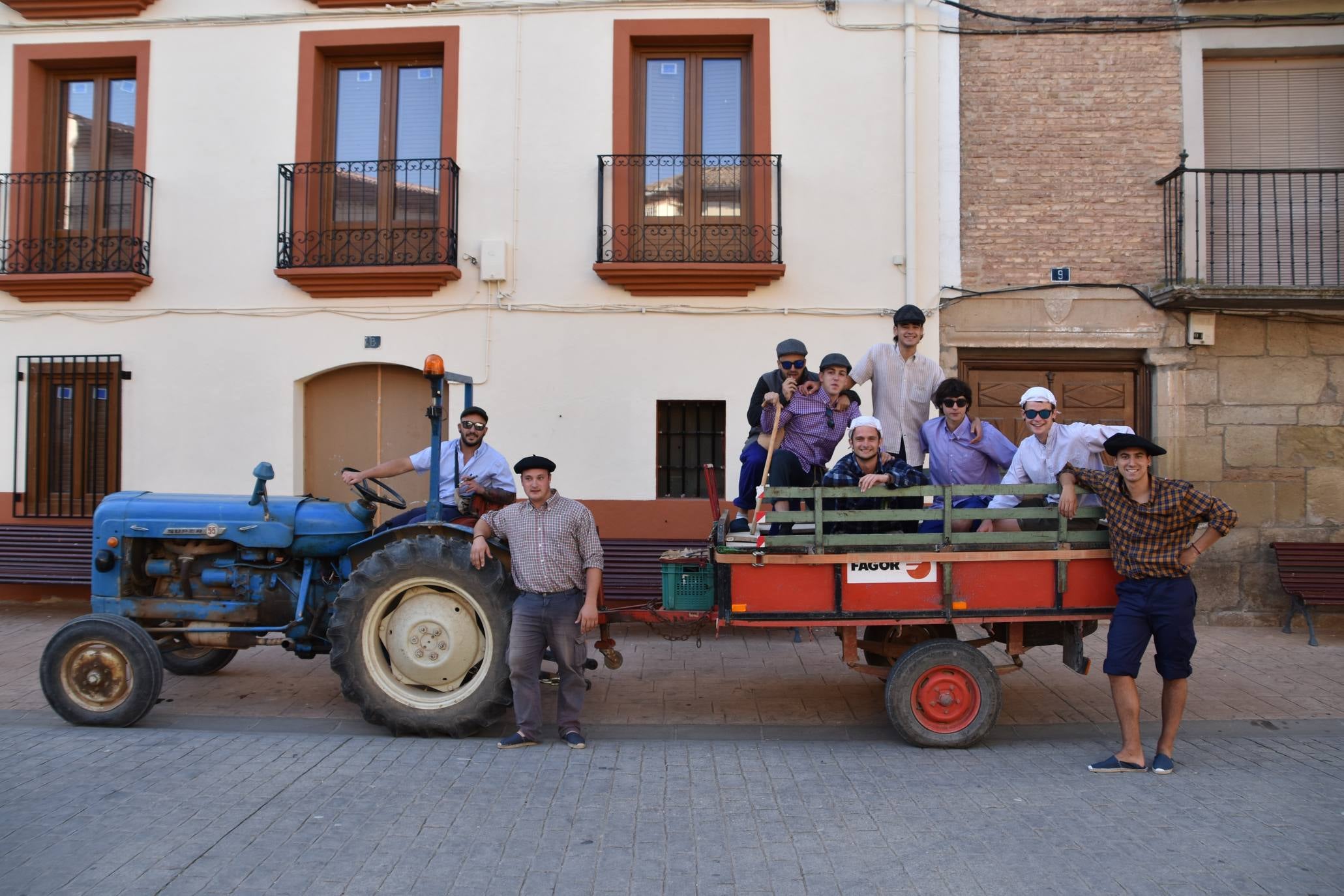 Fotos: Alcanadre celebró la romería de Aradón