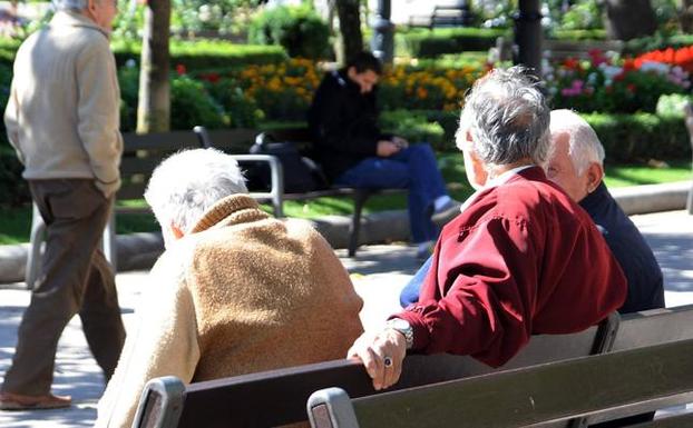 Diez años con menos de dos cotizantes por cada jubilado