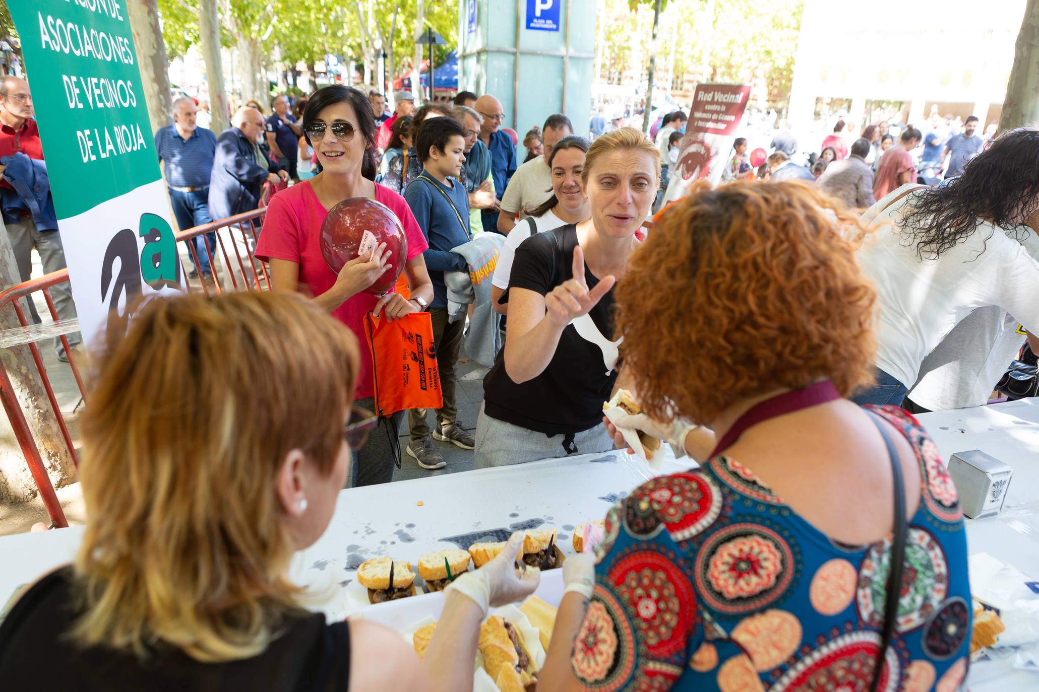 Fotos: Logroño celebra el Día del Vecino