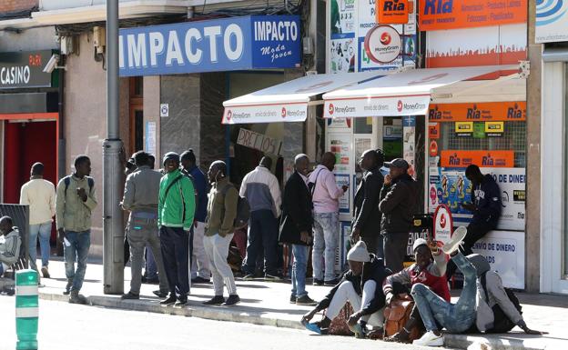 Temporeros en las calles de Logroño, el año pasado