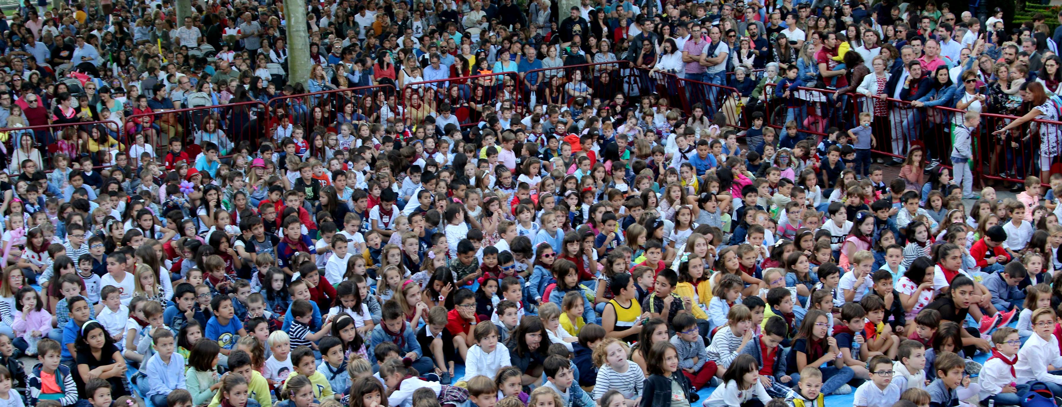 Fotos: Gorgorito entusiasma a los niños