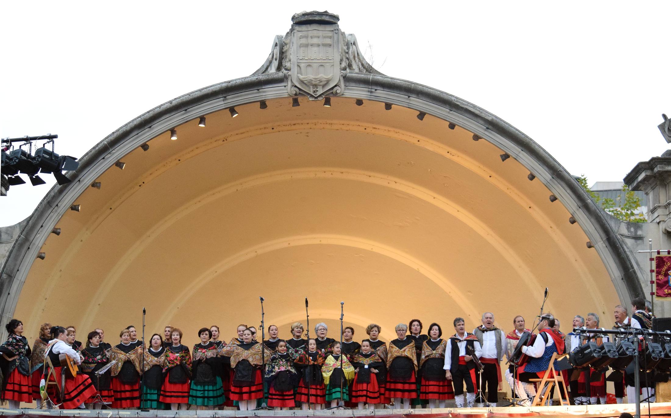 Festival del Jotas en El Espolón