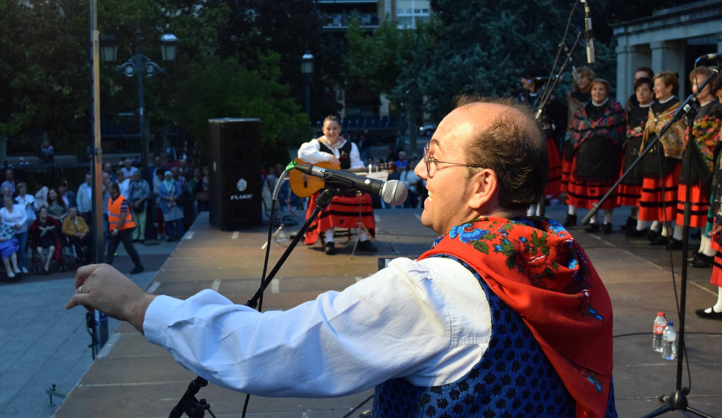 Festival del Jotas en El Espolón