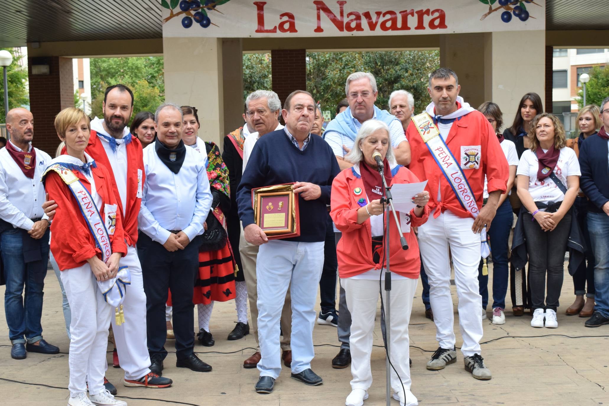 La Cocina Económica recibe las 'Llaves de Oro' de la Peña Logroño