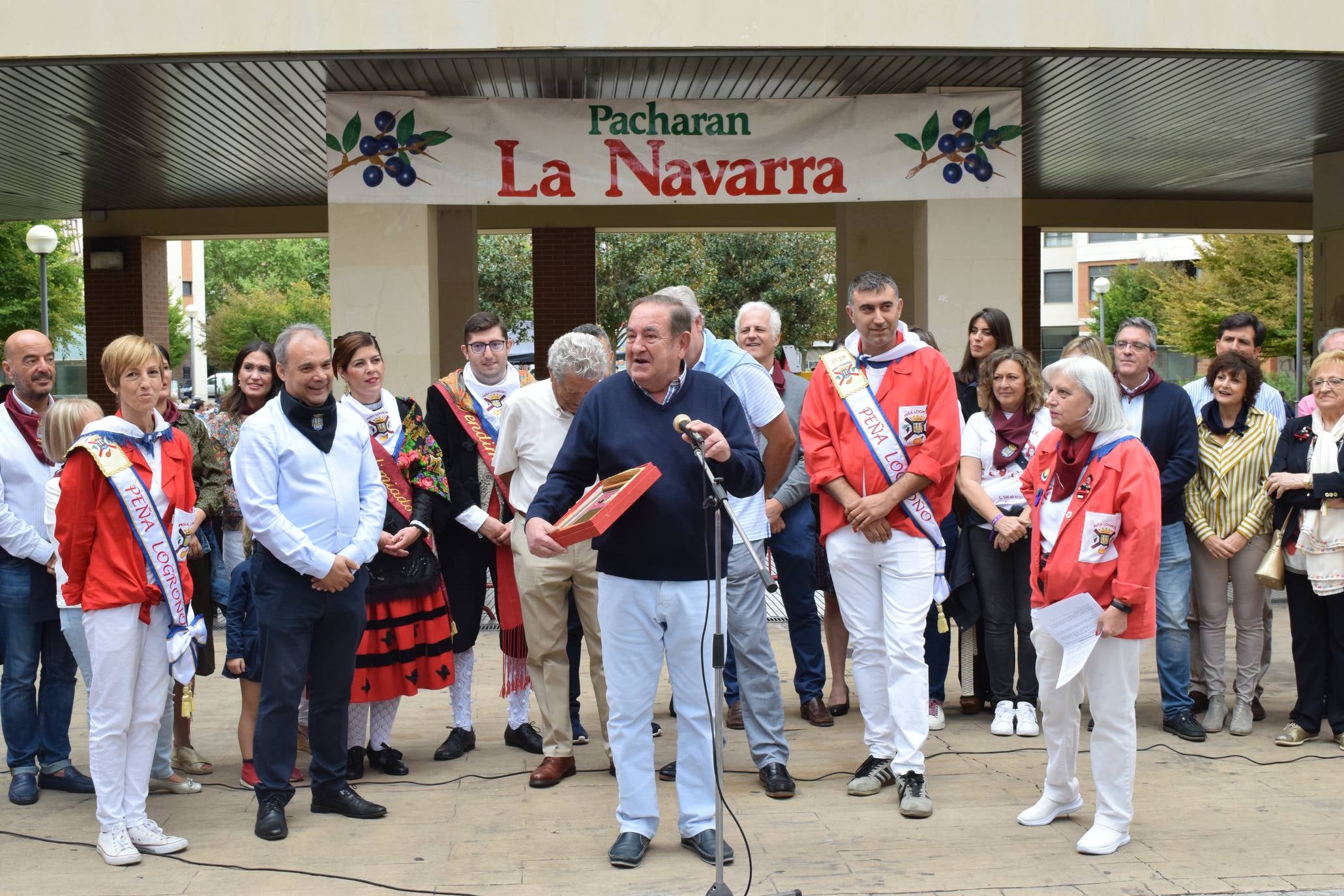 La Cocina Económica recibe las 'Llaves de Oro' de la Peña Logroño