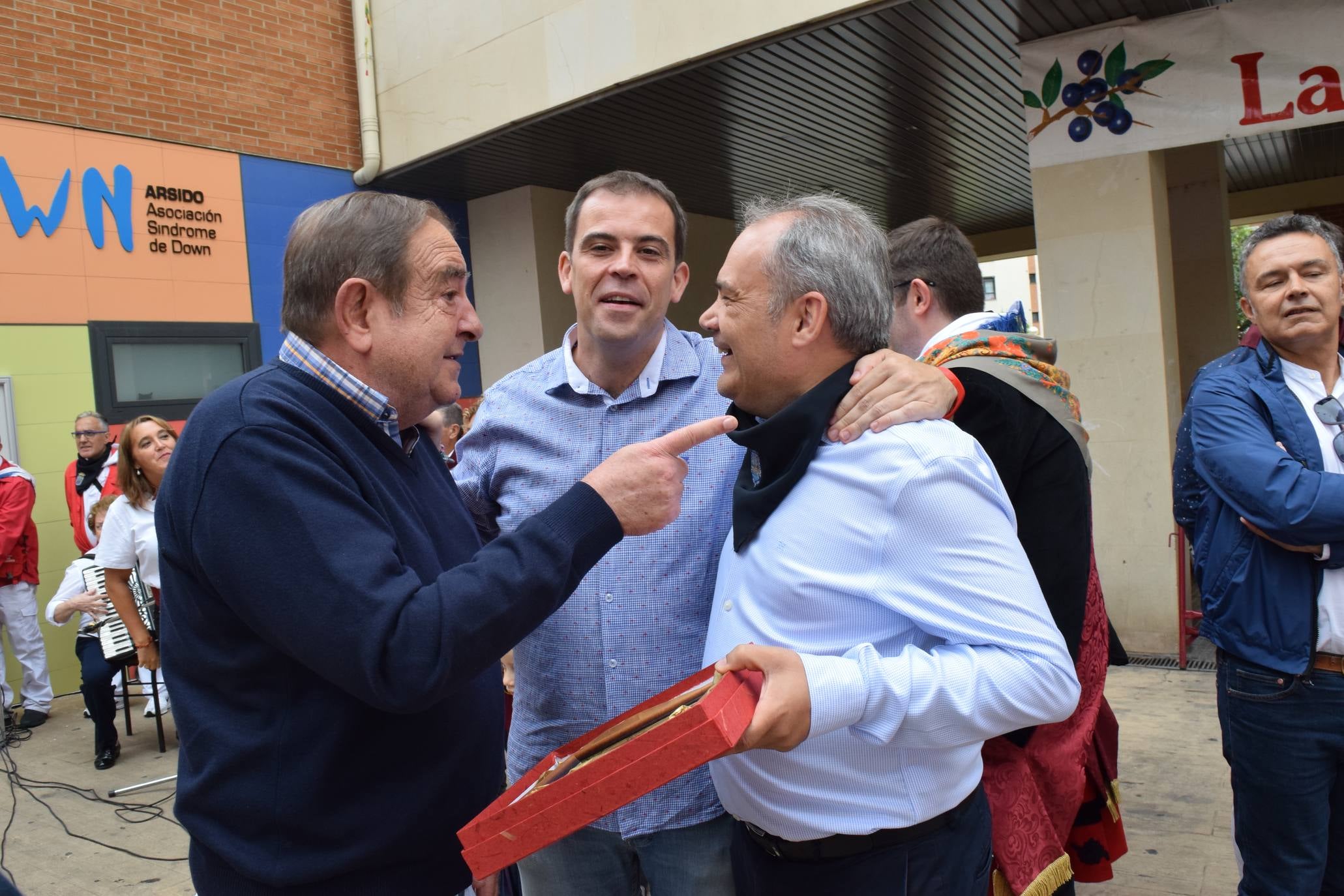 La Cocina Económica recibe las 'Llaves de Oro' de la Peña Logroño