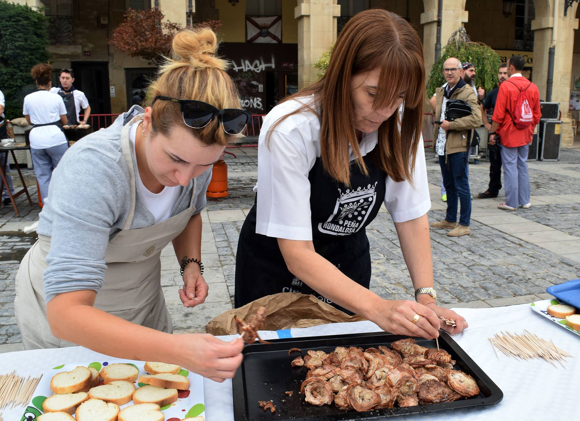 Degustación de setas y degustación de embuchados.