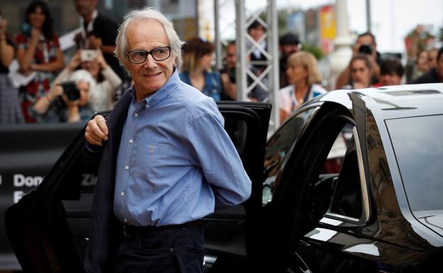 El director británico Ken Loach llega al hotel María Cristina en San Sebastián.