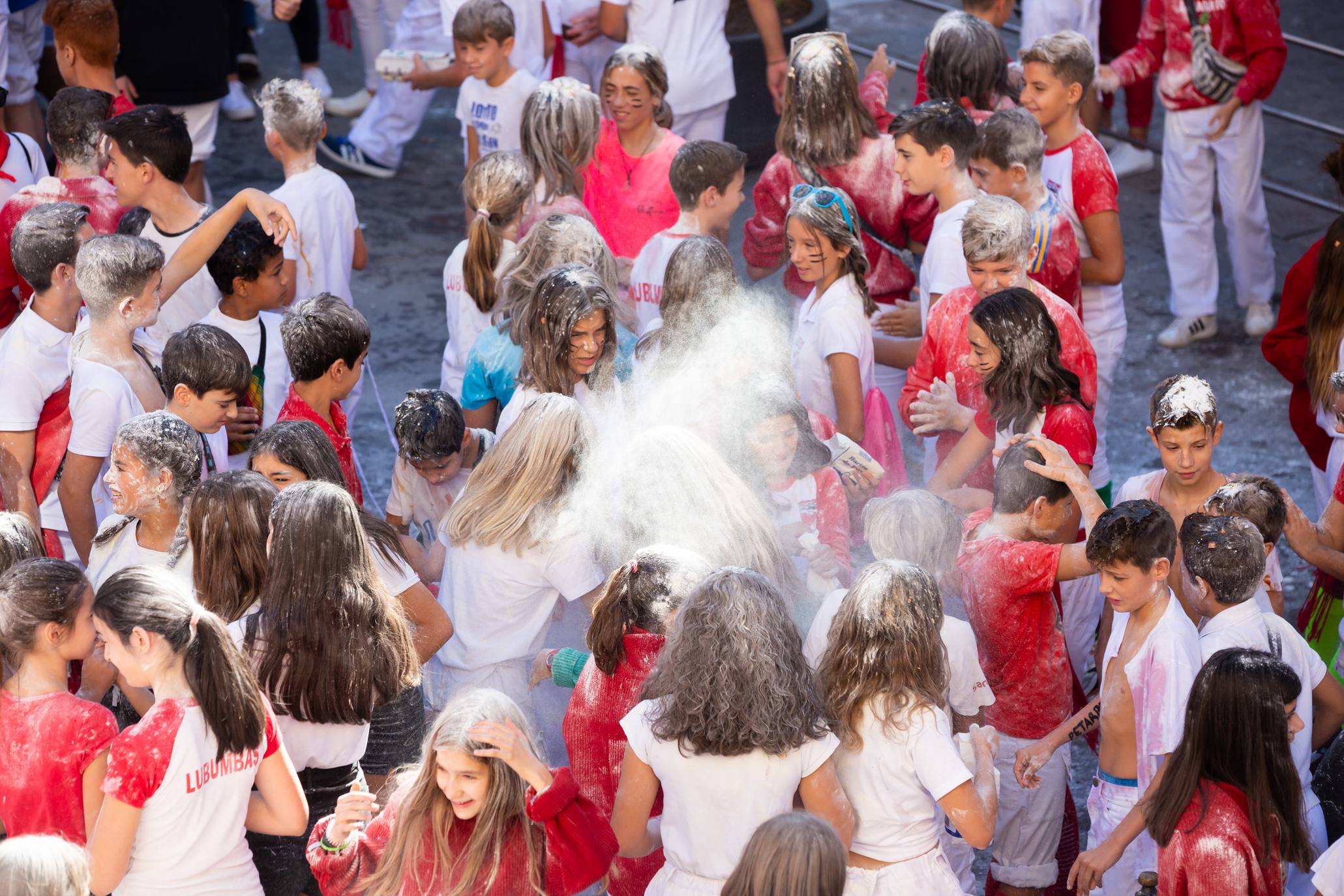 Arnedo dispara la bomba para dar comienzo a sus fiestas (I)