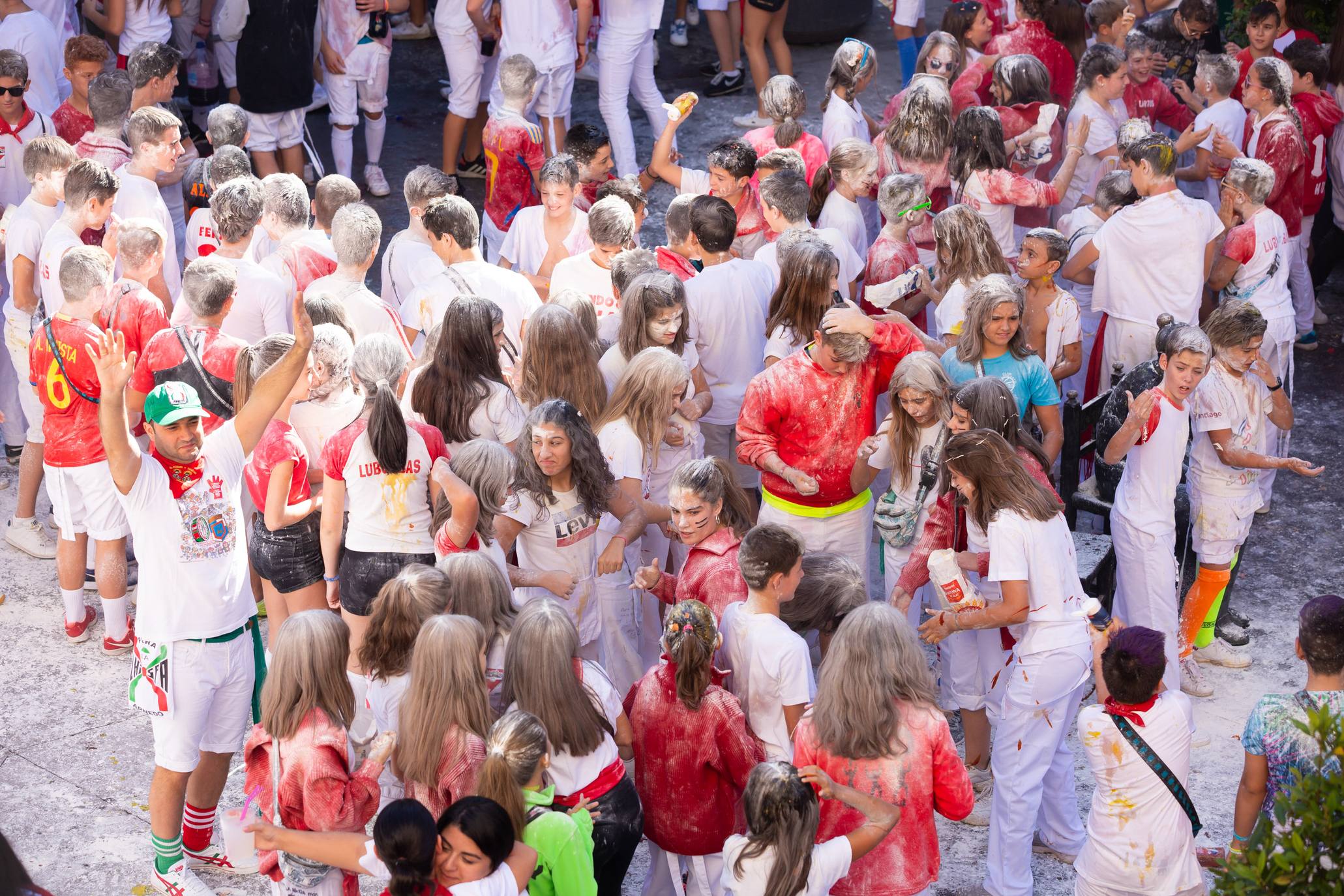 Arnedo dispara la bomba para dar comienzo a sus fiestas (I)