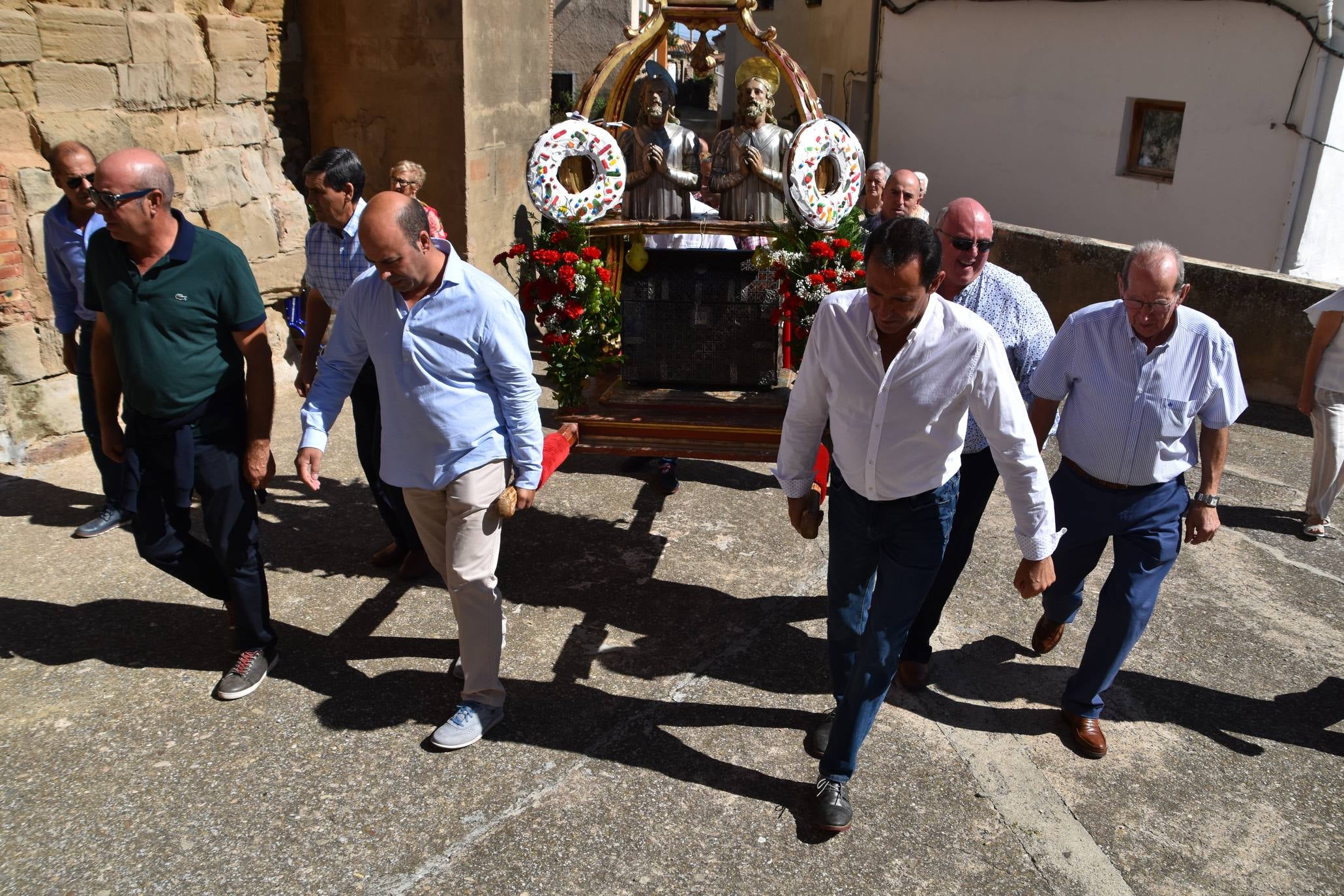 La procesión se ha llevado a cabo este viernes en La Villa de Ocón. 