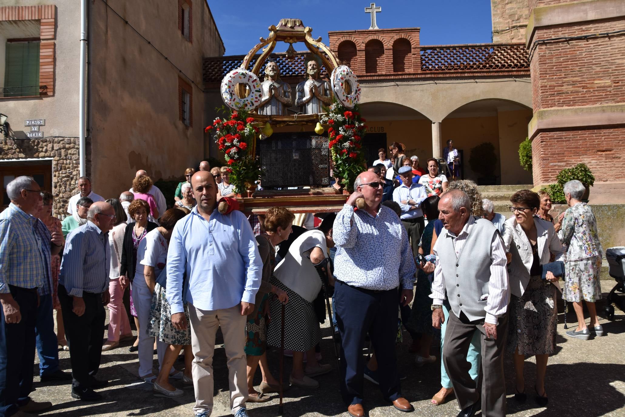 La procesión se ha llevado a cabo este viernes en La Villa de Ocón. 