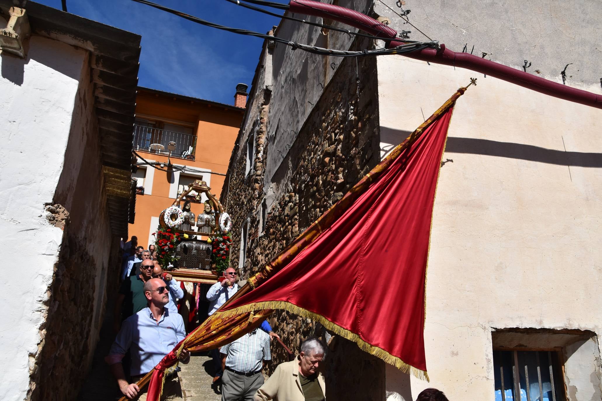 La procesión se ha llevado a cabo este viernes en La Villa de Ocón. 