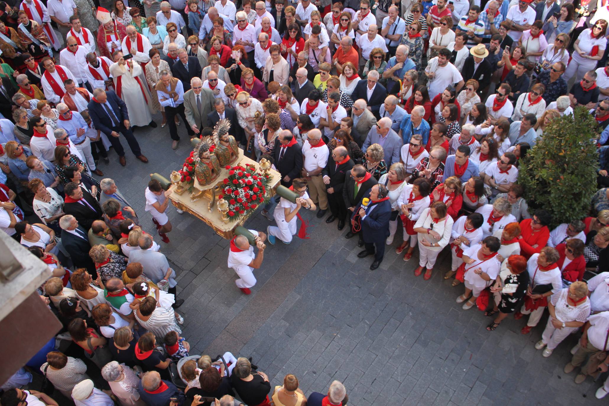 Arnedo disfruta con una nueva representación del robo de los santos en sus fiestas