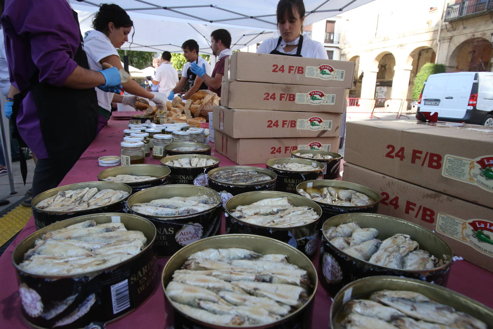 Semana Gastronómica: viernes de confit de pato y sardina con guindilla. 