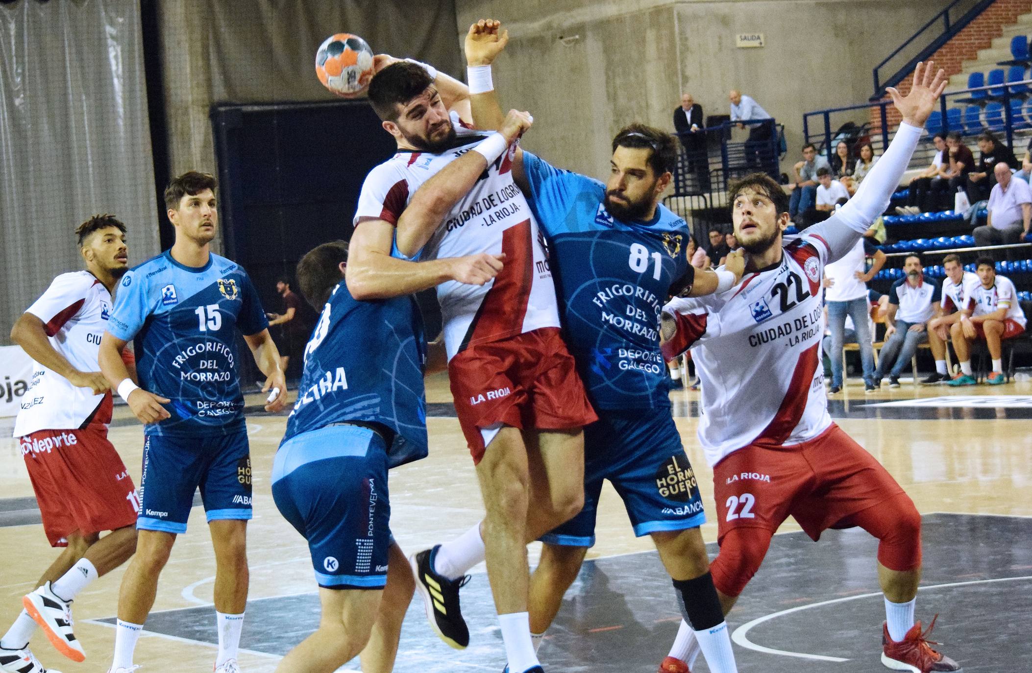 El equipo franjivino vence con autoridad al Cangas después de un primer tiempo muy igualdado.