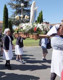 Imagen secundaria 2 - Enfermos de La Rioja y País Vasco han peregrinado este domingo a Santo Domingo