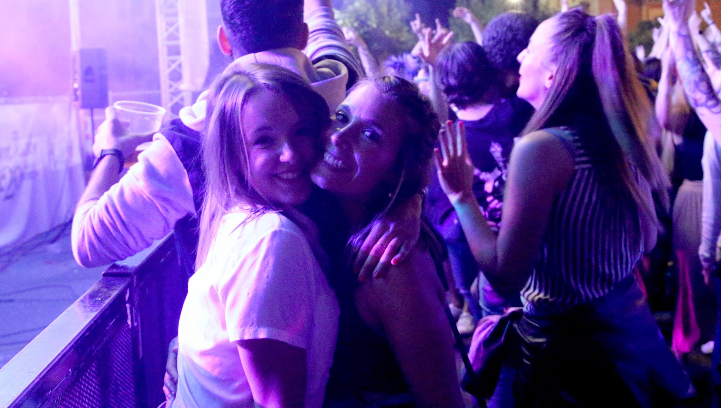 Fotos: Paco Pil cerró las fiestas en el Espacio Peñas 2.0