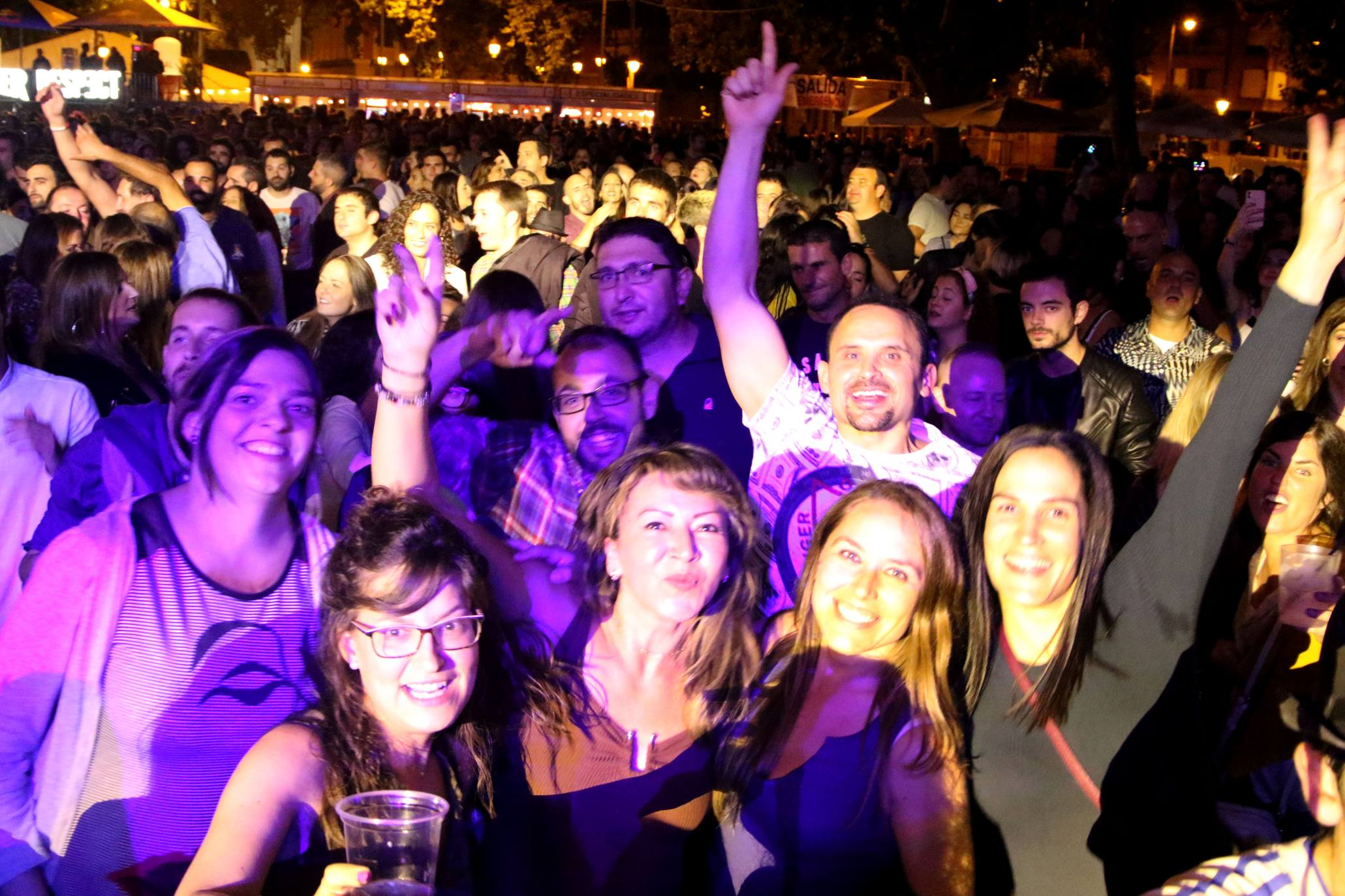 Fotos: Paco Pil cerró las fiestas en el Espacio Peñas 2.0