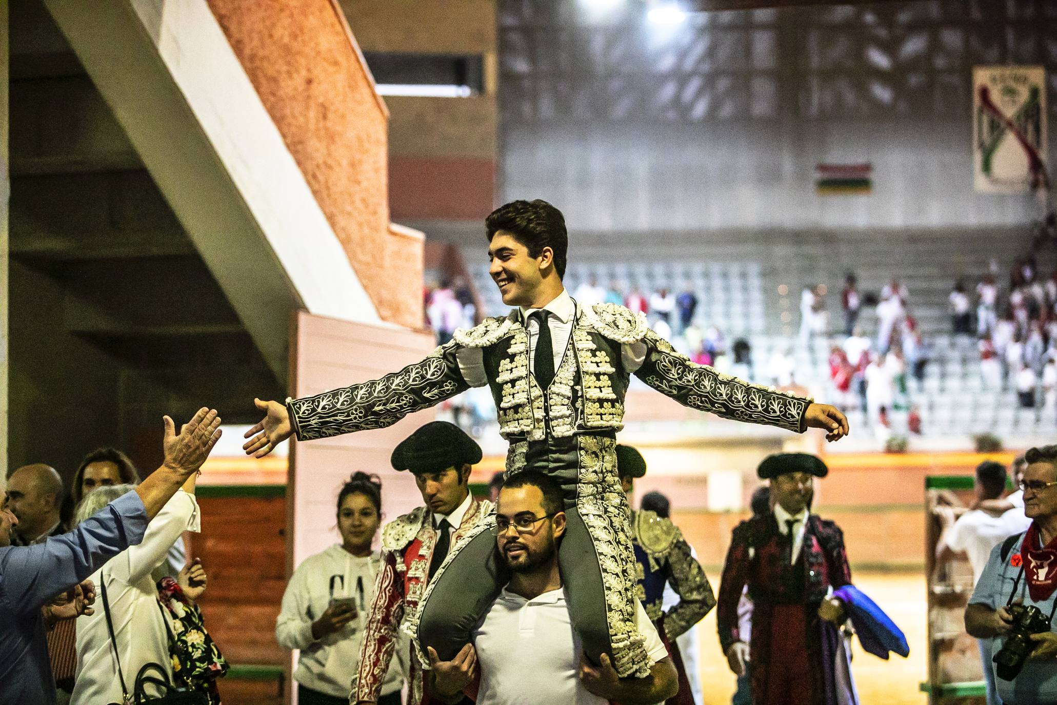 El novillero ha triunfado en la cuarta cita de la Feria del Zapato de Oro. 