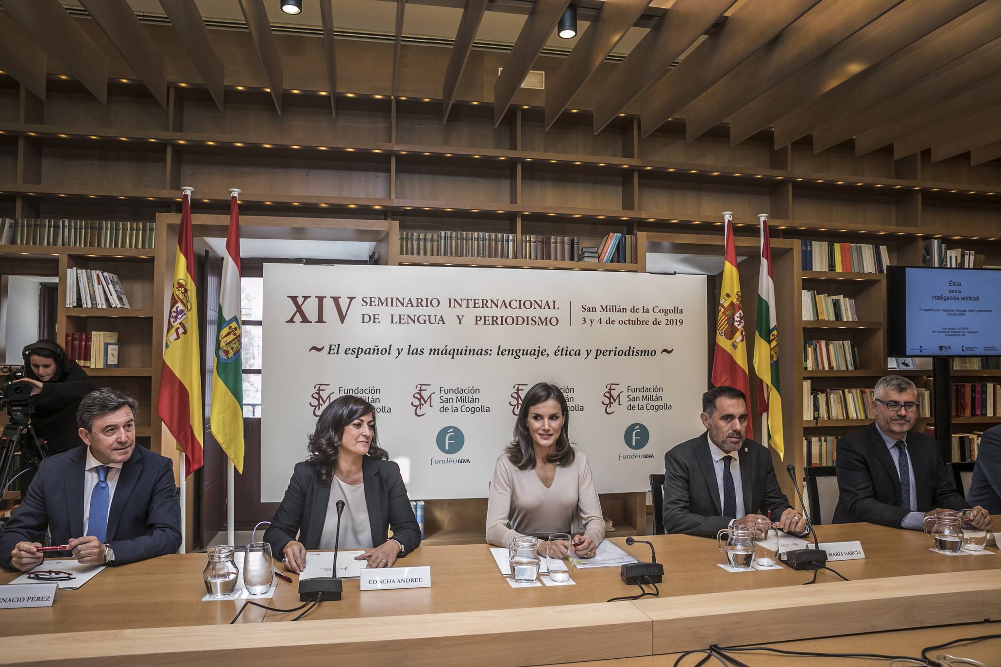 Fotos: Doña Letizia inaugura en San Millán el XIV Seminario Internacional de Lengua y Periodismo