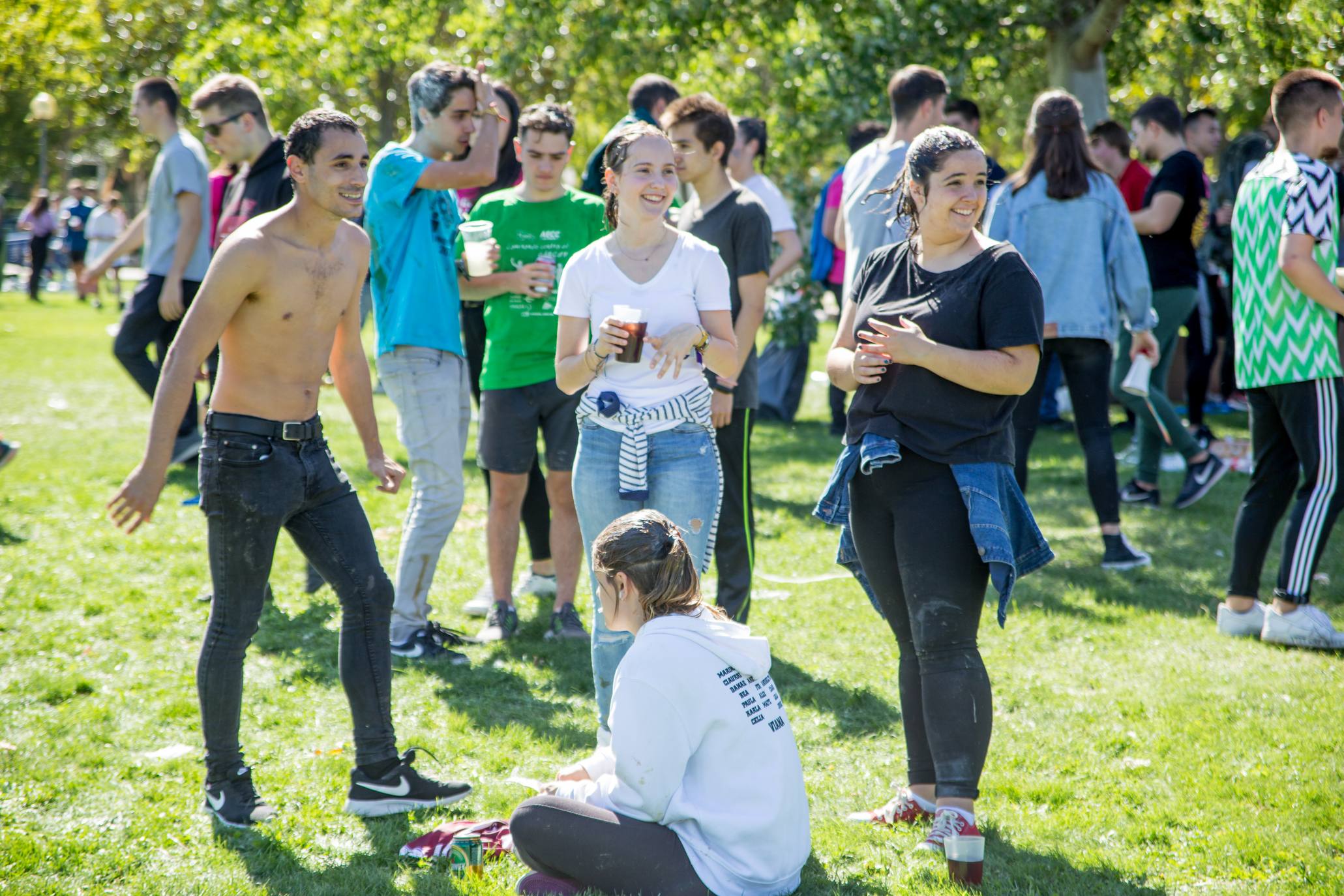 Los estudiantes de la Universidad de La Rioja celebran las novatadas